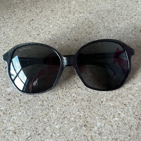Balenciaga sunglasses - Picture 1 of 4